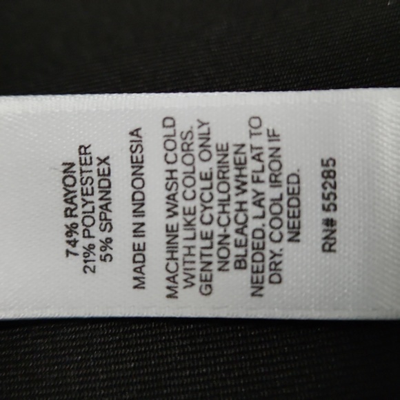 Soft Natural Peek-a-boo Tank With Mock Neck From Express | Cut Out V | Size S - Picture 5 of 6